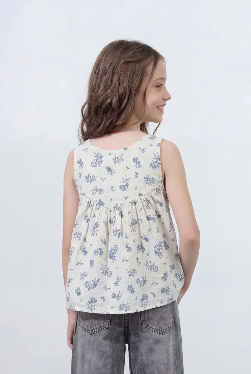 Girl's Tomato Store Floral Print Sleeveless Linen Slim Fit Blouse Neckline Decorative Tassel Tie Details - Image 2