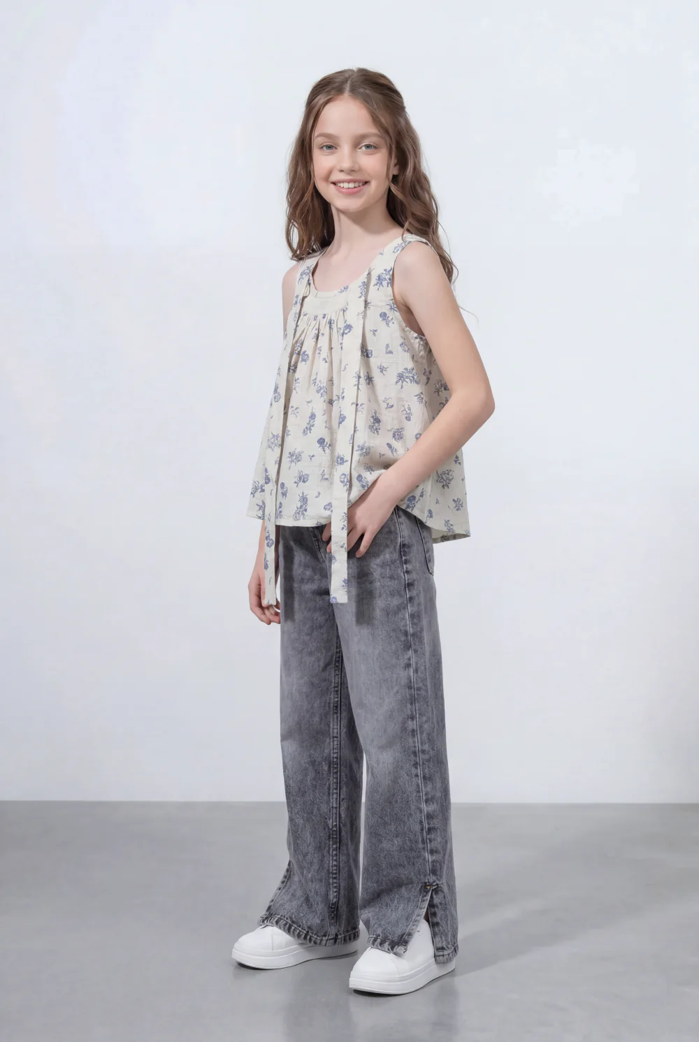 Girl's Tomato Store Floral Print Sleeveless Linen Slim Fit Blouse Neckline Decorative Tassel Tie Details - Image 3