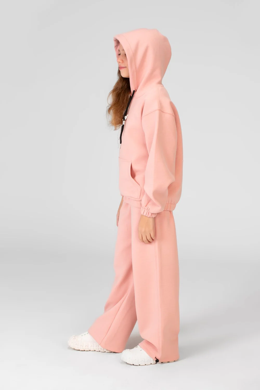 Girl's Training Suit In Practical Material And A Modern Cut - Image 11