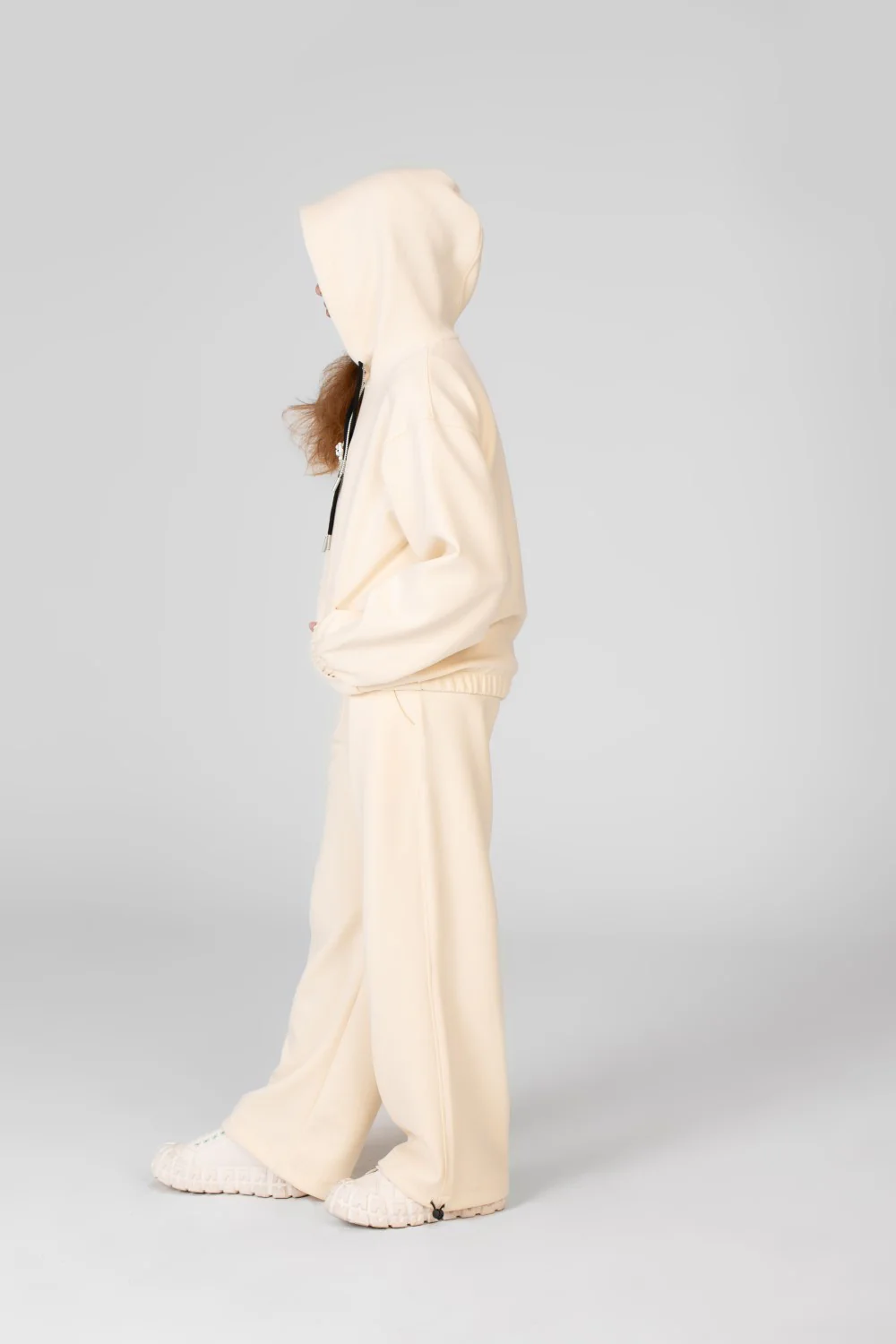Girl's Training Suit In Practical Material And A Modern Cut - Image 3
