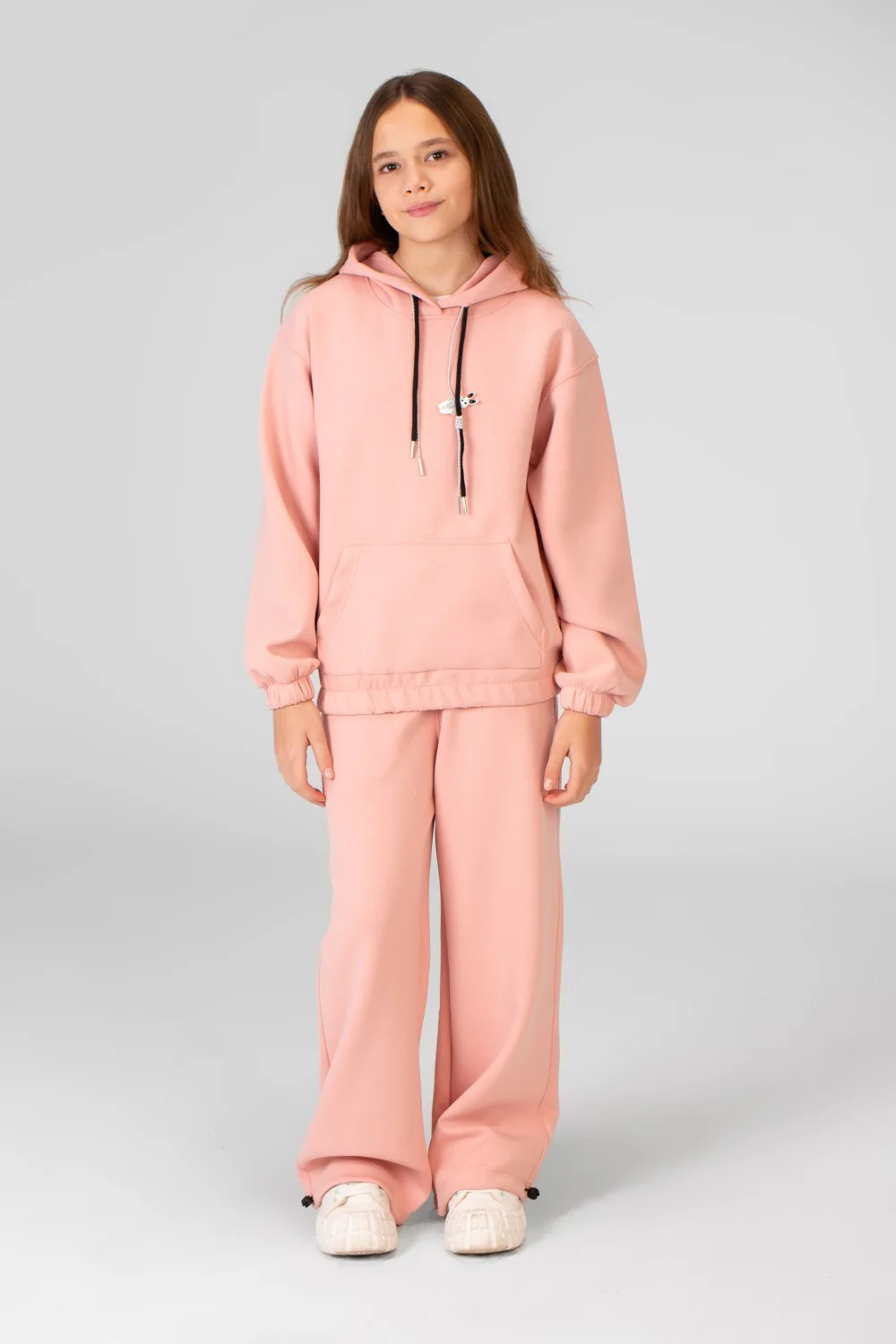 Girl's Training Suit In Practical Material And A Modern Cut - Image 9