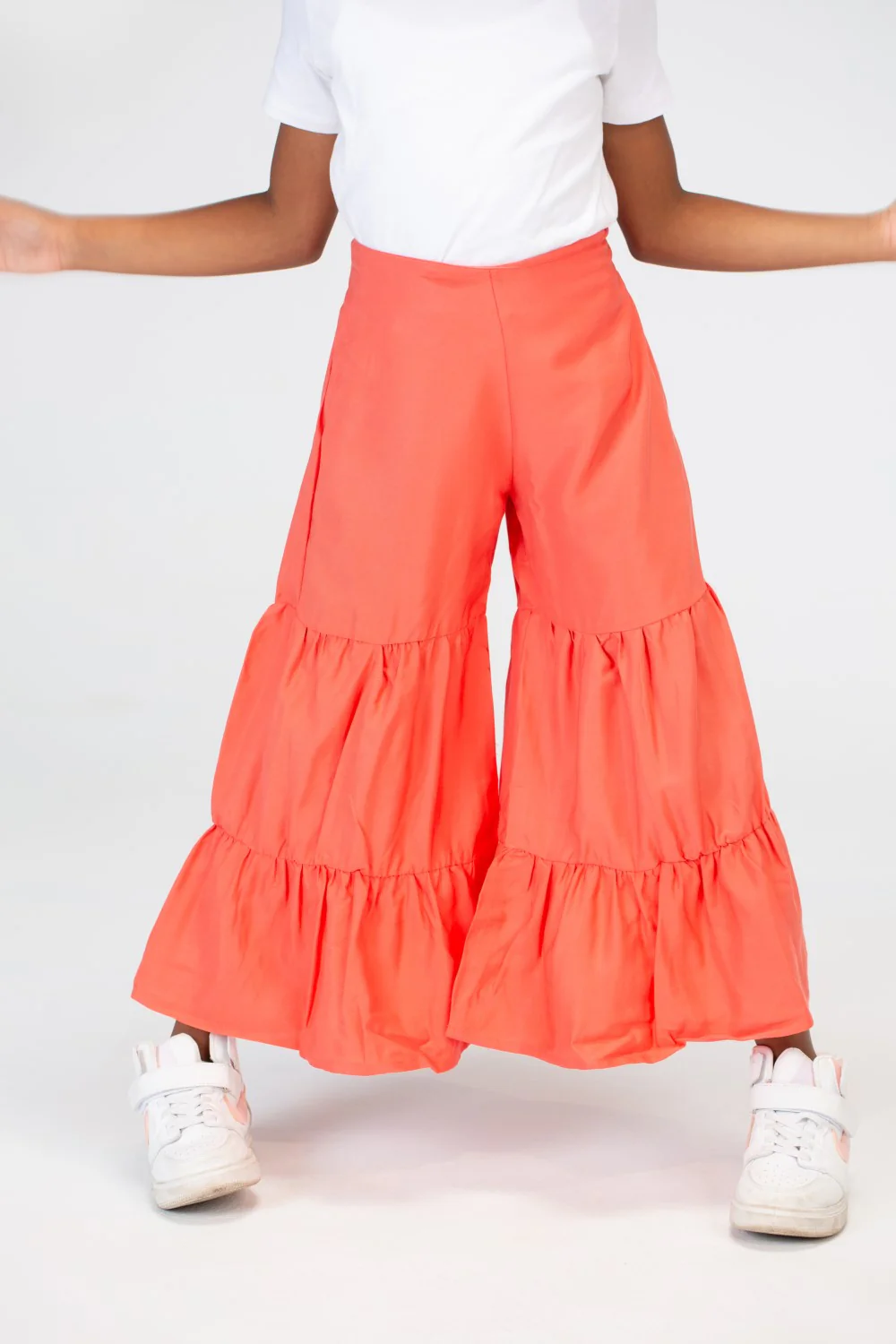 Girls Long And Wide Trousers In Basic Fabric With A Modern Summer Cut - Image 12