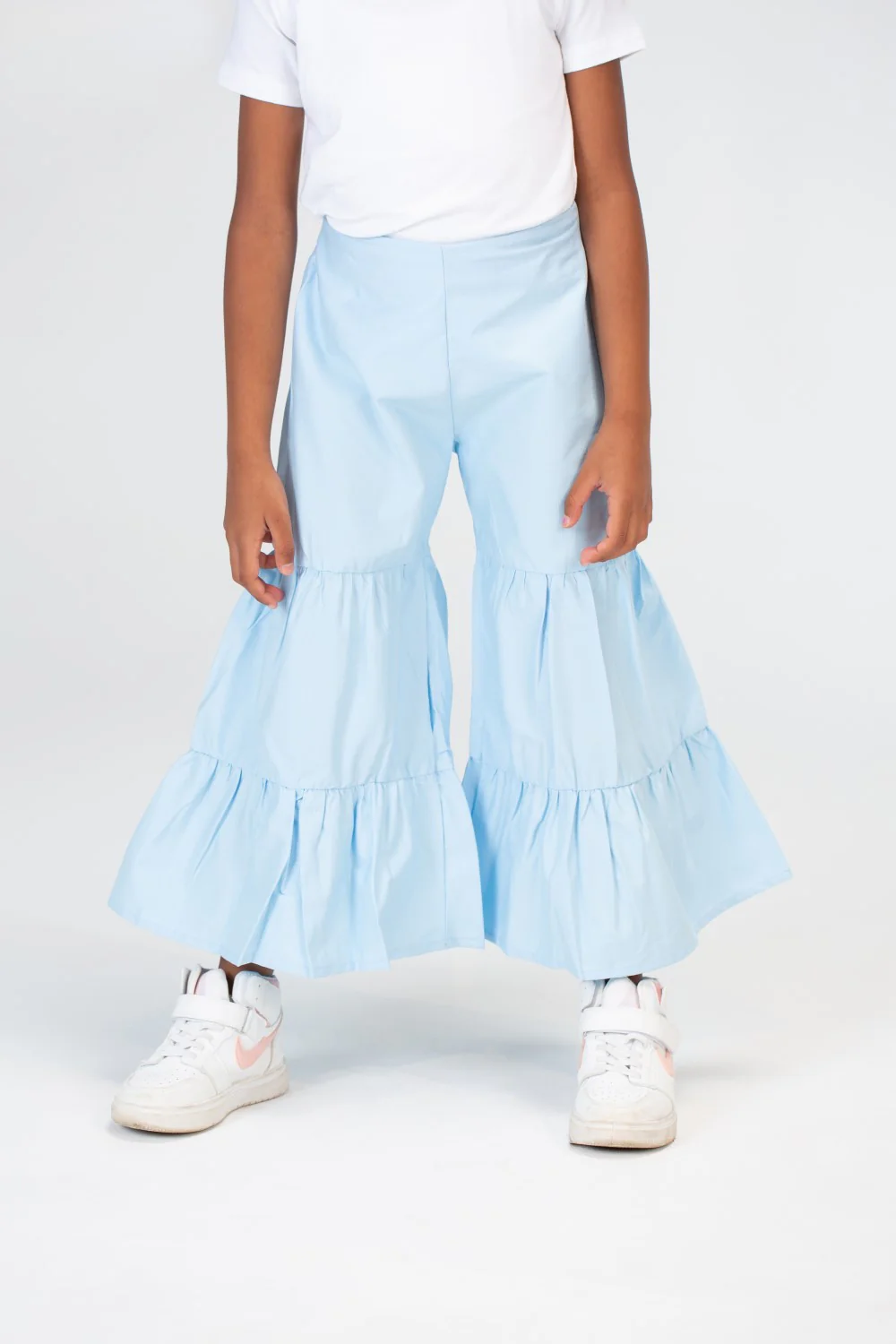 Girls Long And Wide Trousers In Basic Fabric With A Modern Summer Cut - Image 4
