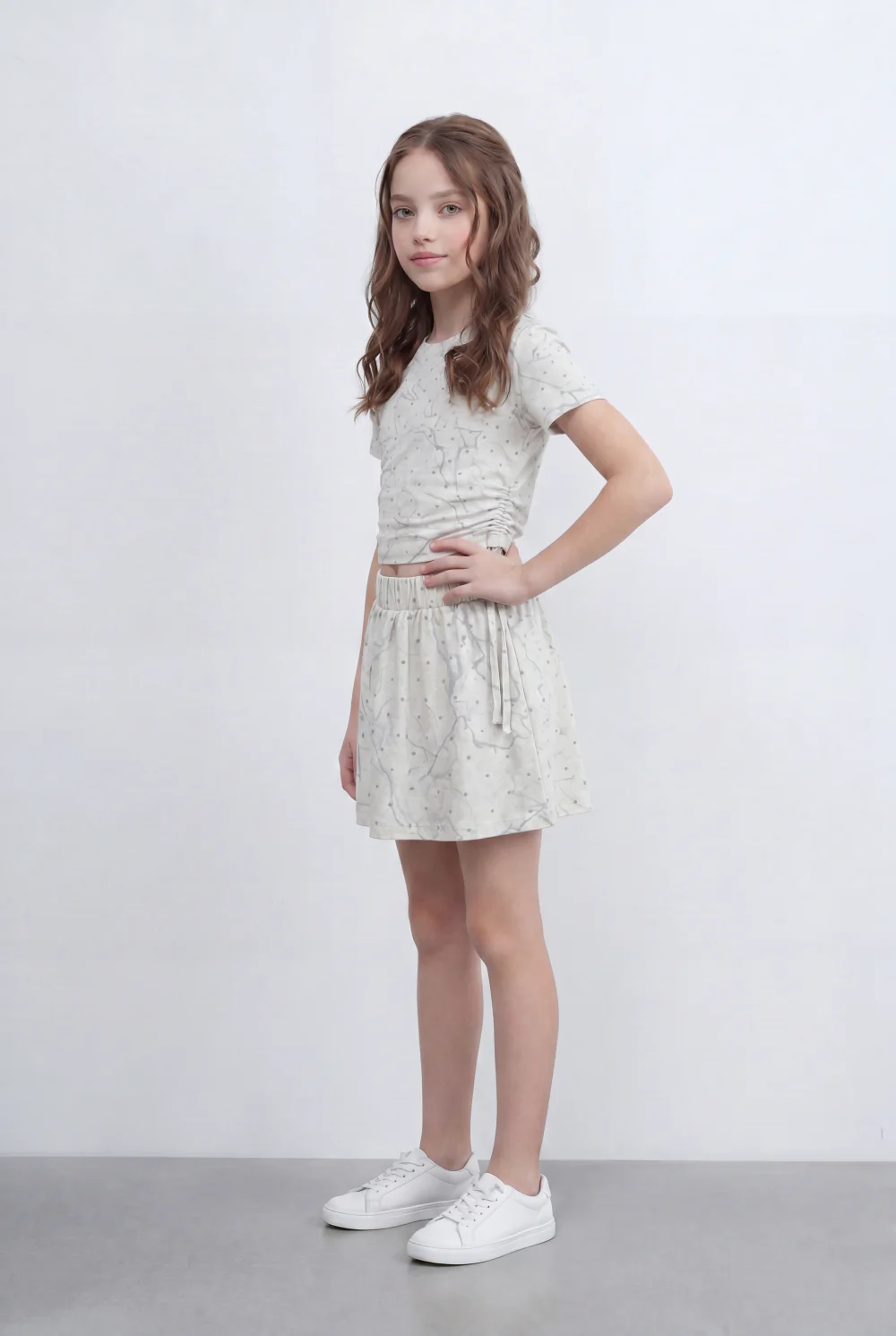 Girl's Tomato Store Printed Co-Ord Set Featuring A Short Sleeve Crop Top Side Tie Details Outfit - Image 4