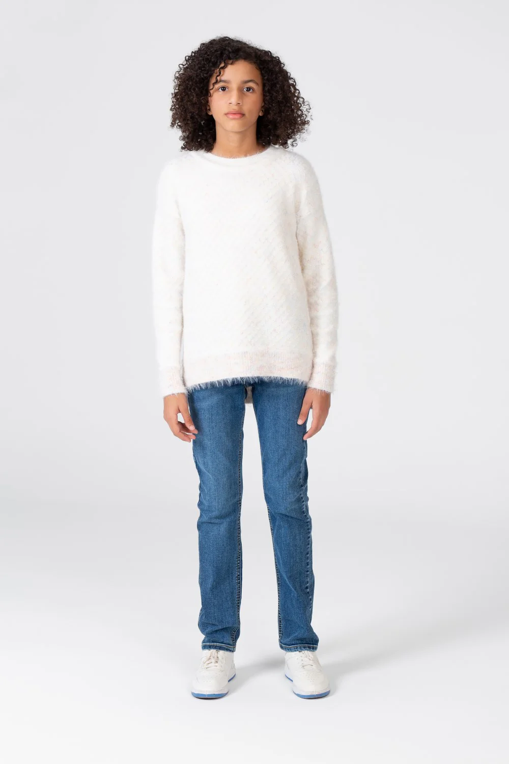 Girl's Pullover With Round Neck And Long Sleeves In Ecru - Image 4