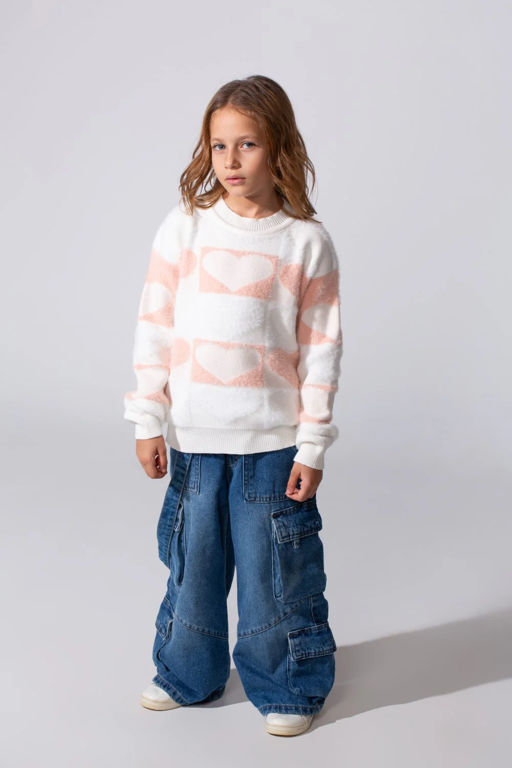Girl's Round Neck Long Sleeves Pullover With A Heart Print In A Modern Details - Image 12