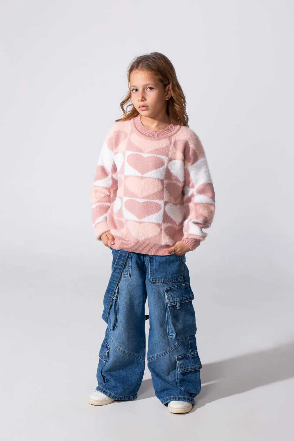 Girl's Round Neck Long Sleeves Pullover With A Heart Print In A Modern Details - Image 4