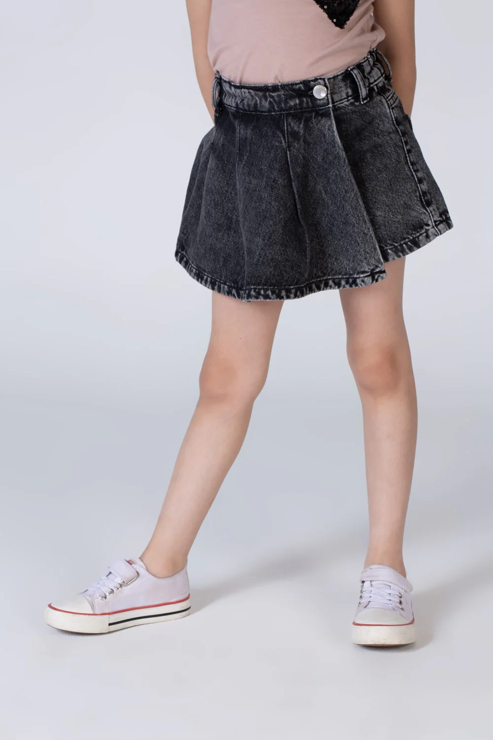Girls Short Slouchy Casual With A Trendy Cut - Image 3