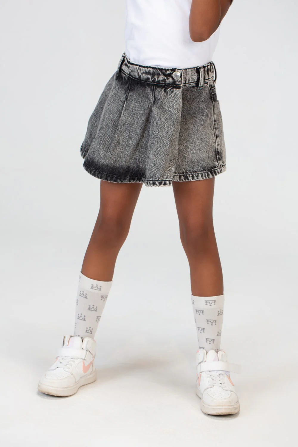 Girls Short Slouchy Casual With A Trendy Cut - Image 4