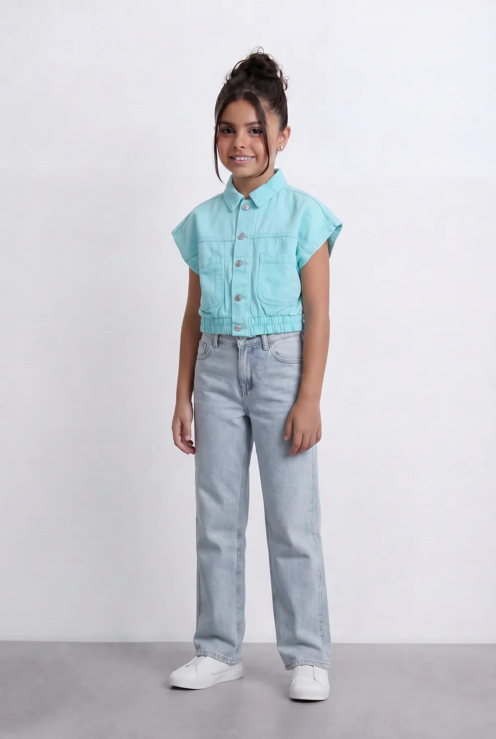Girl's Sleeveless Cropped Jeans Vest With Elastic Hem And Boxy Design - Image 12
