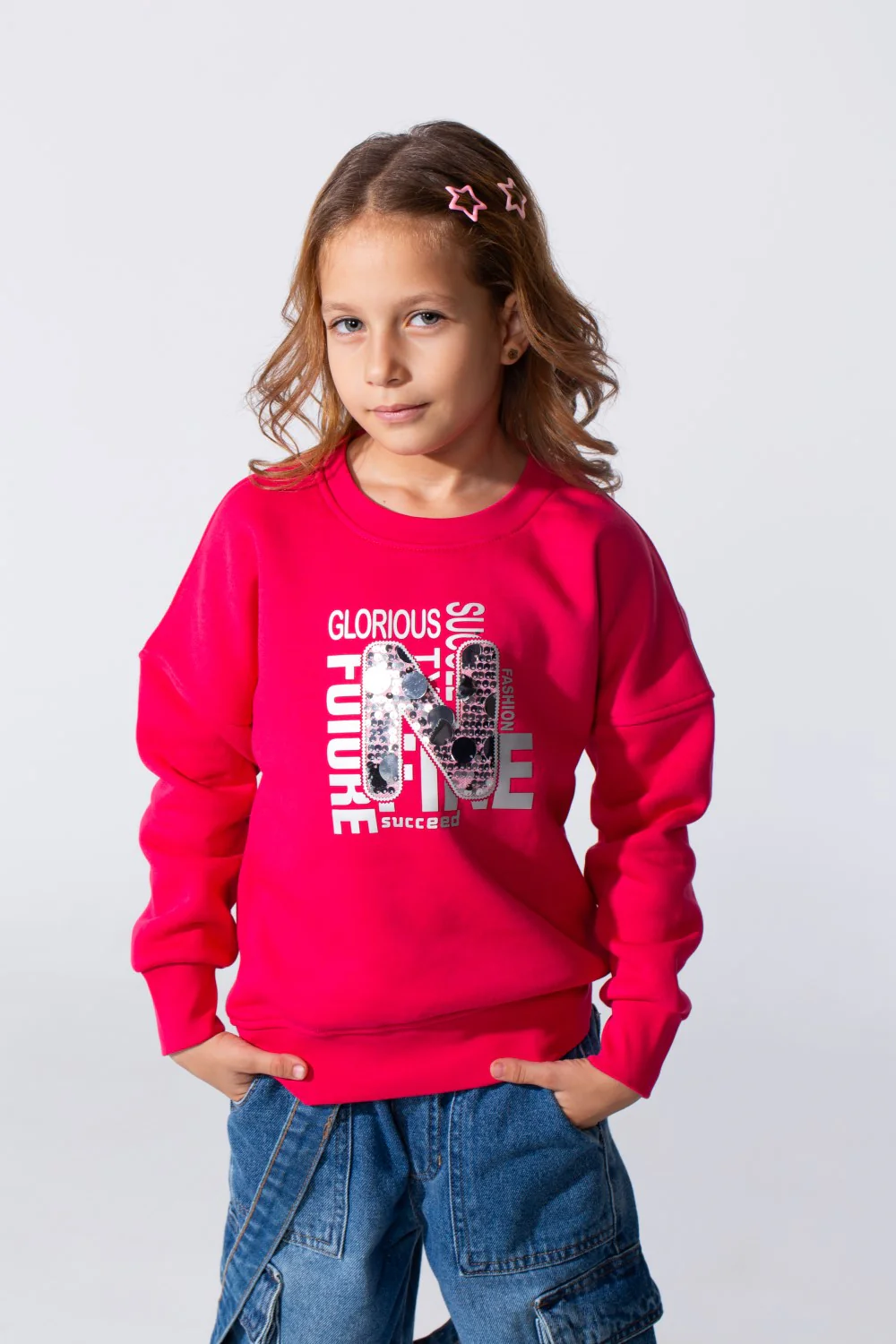 Girl's Slim Fit Sweatshirt With A Front Print And Round Neck - Image 5