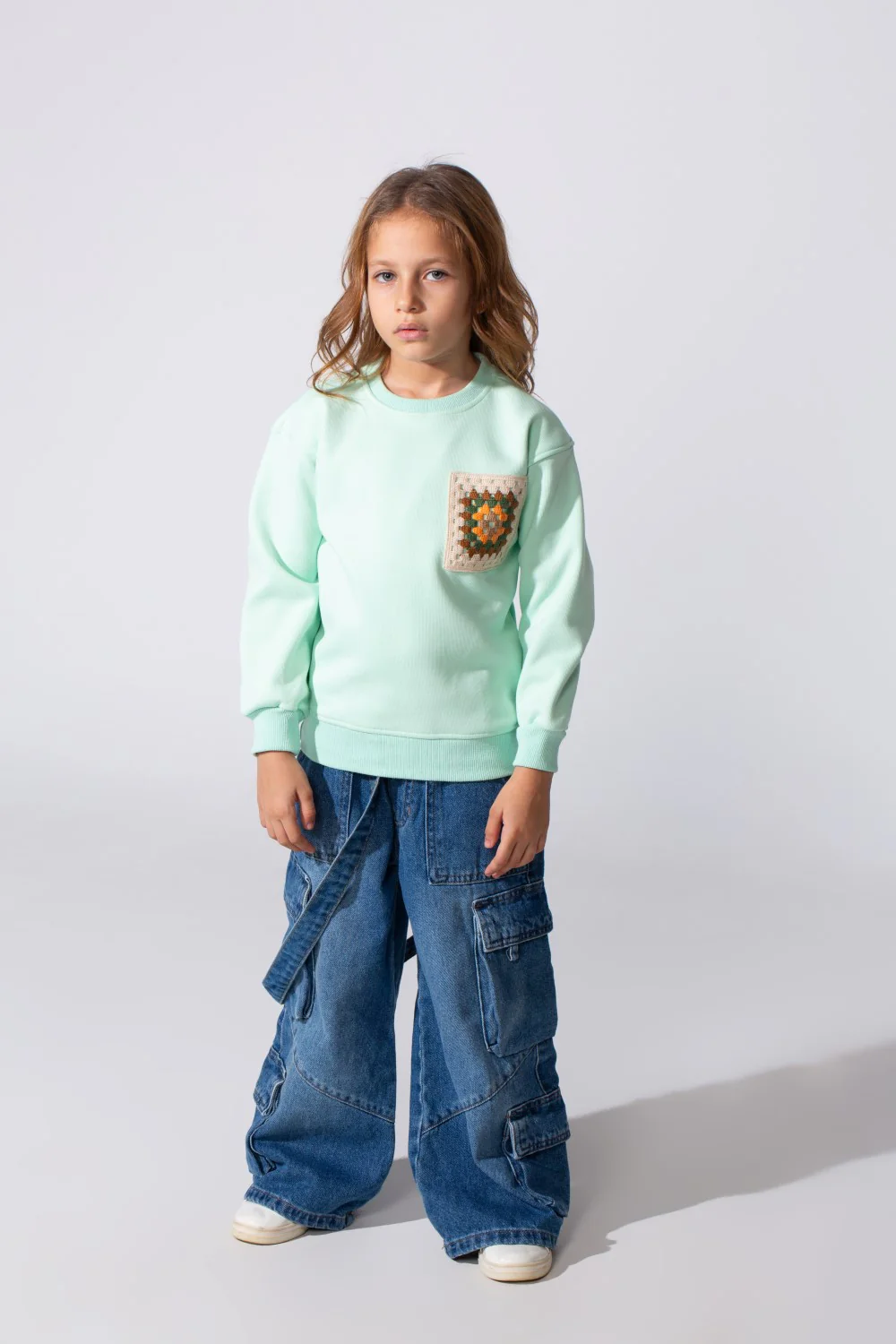 Girl's Slim Fit Sweatshirt With A Round Neck And Front Print - Image 12