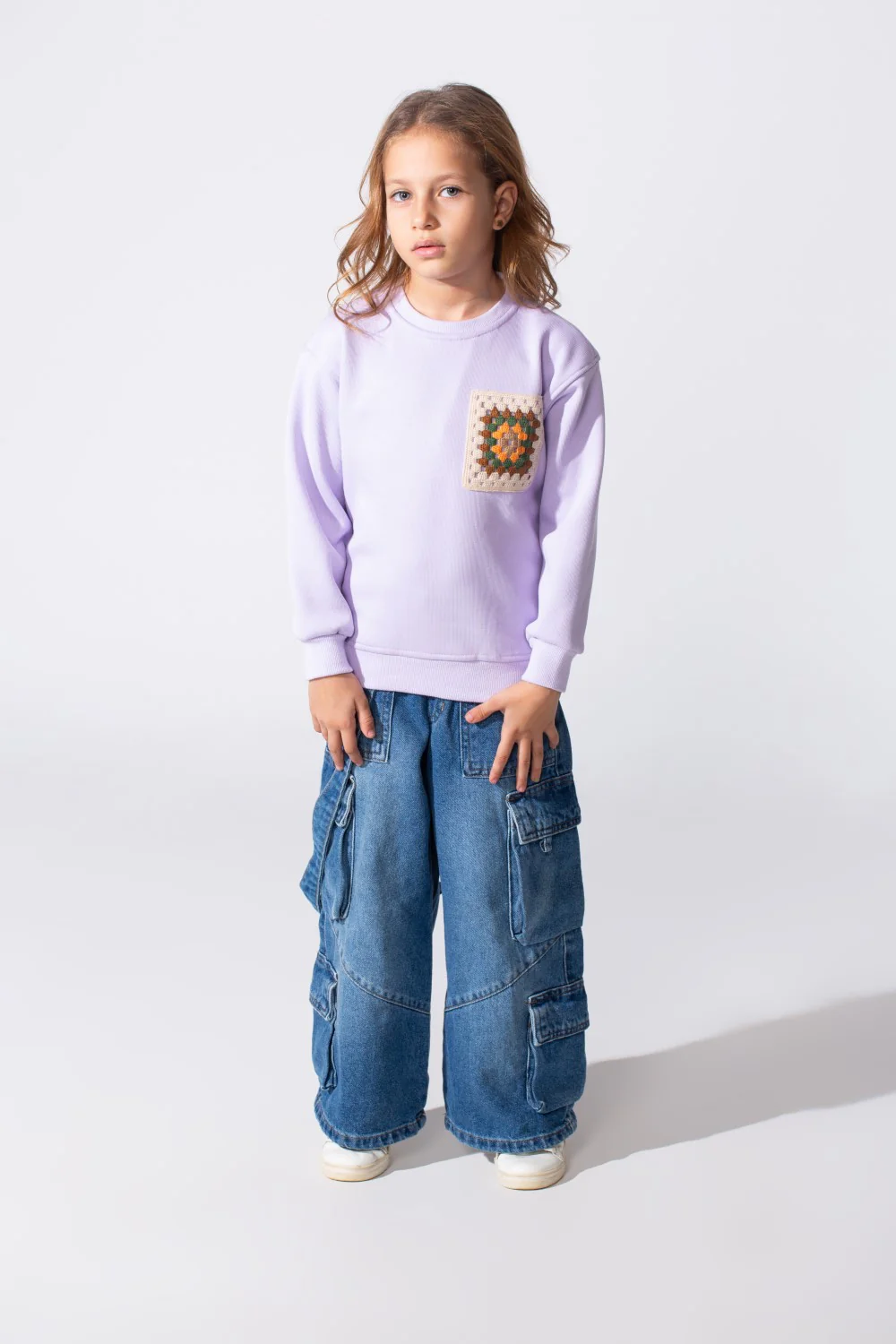 Girl's Slim Fit Sweatshirt With A Round Neck And Front Print - Image 8