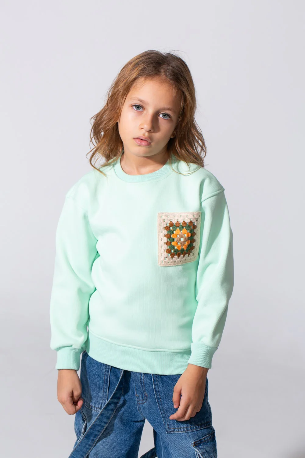 Girl's Slim Fit Sweatshirt With A Round Neck And Front Print - Image 9