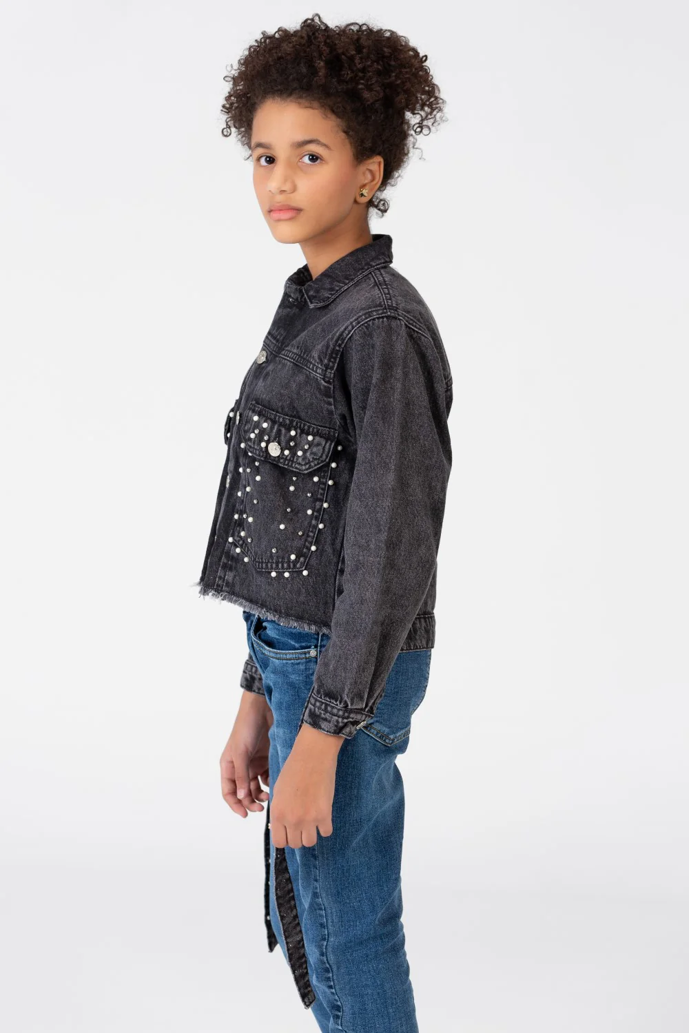 Girls Slouchy Denim Jacket With Pockets And Front Buttons - Image 3