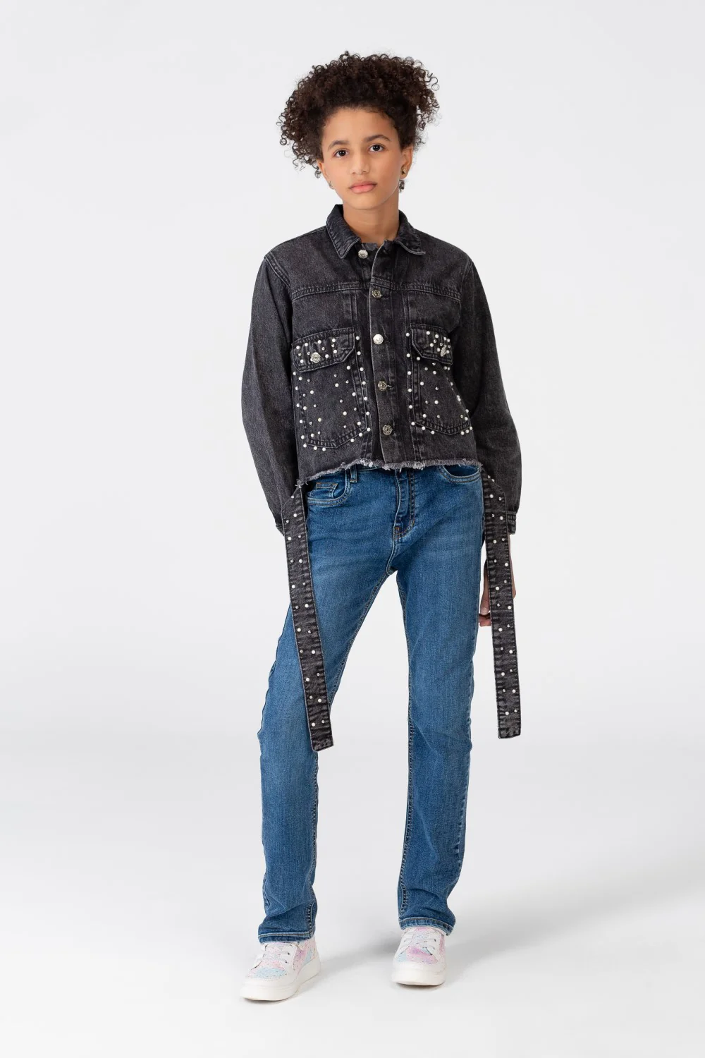 Girls Slouchy Denim Jacket With Pockets And Front Buttons - Image 4