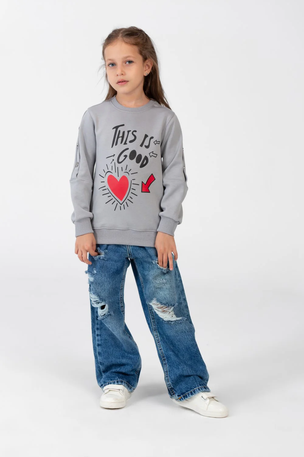 Girls' sweatshirt with a round neck and a print on the front - Image 12