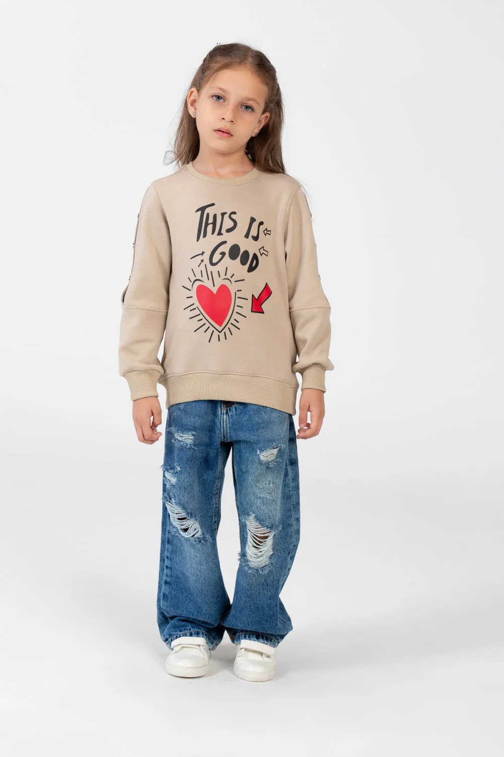 Girls' sweatshirt with a round neck and a print on the front - Image 4