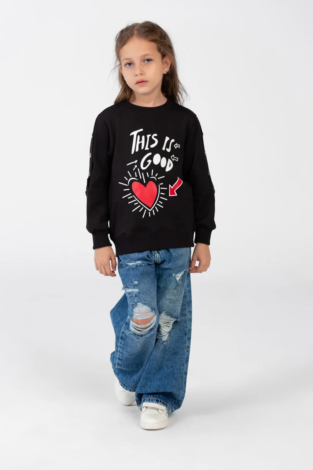 Girls' sweatshirt with a round neck and a print on the front - Image 8