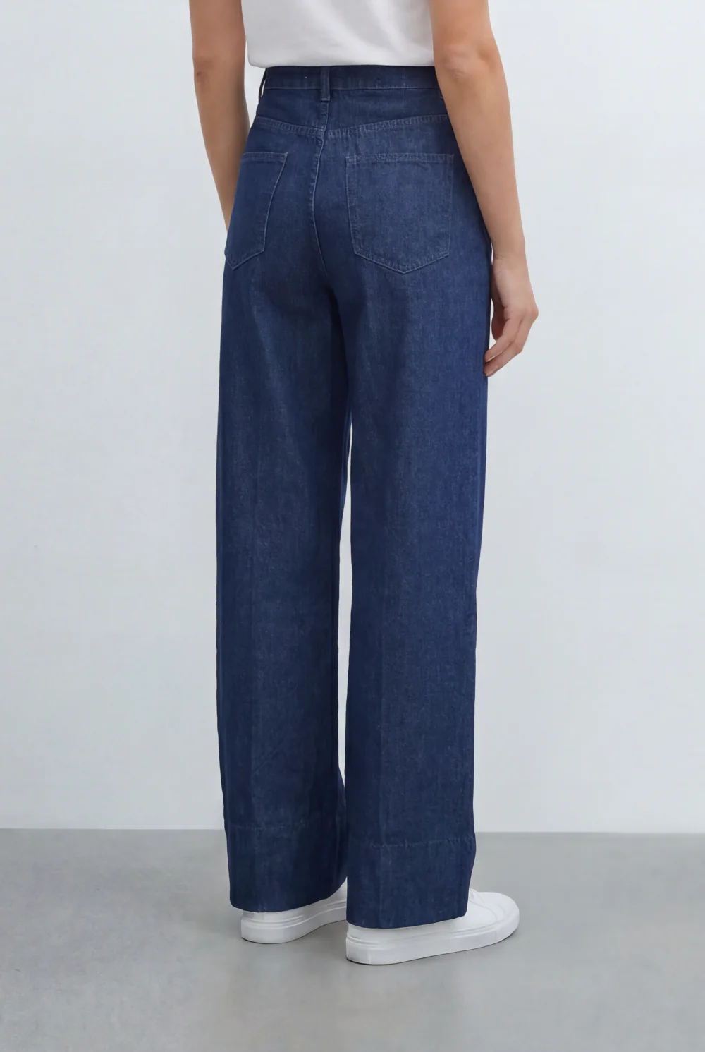 Women's Tomato Store Utility Pocket Jeans Wide Leg Denim Silhouette Front Patch Pocket Detail - Image 6