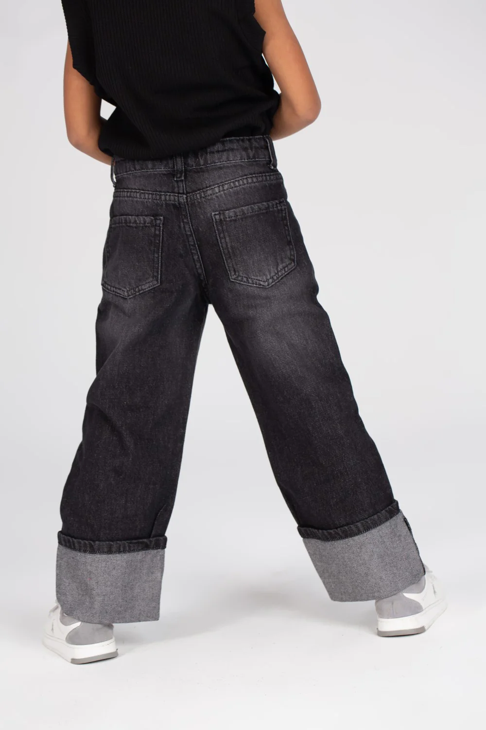 Girl's Used Details Wide Leg Jeans Pants With A Unique Cut - Image 2