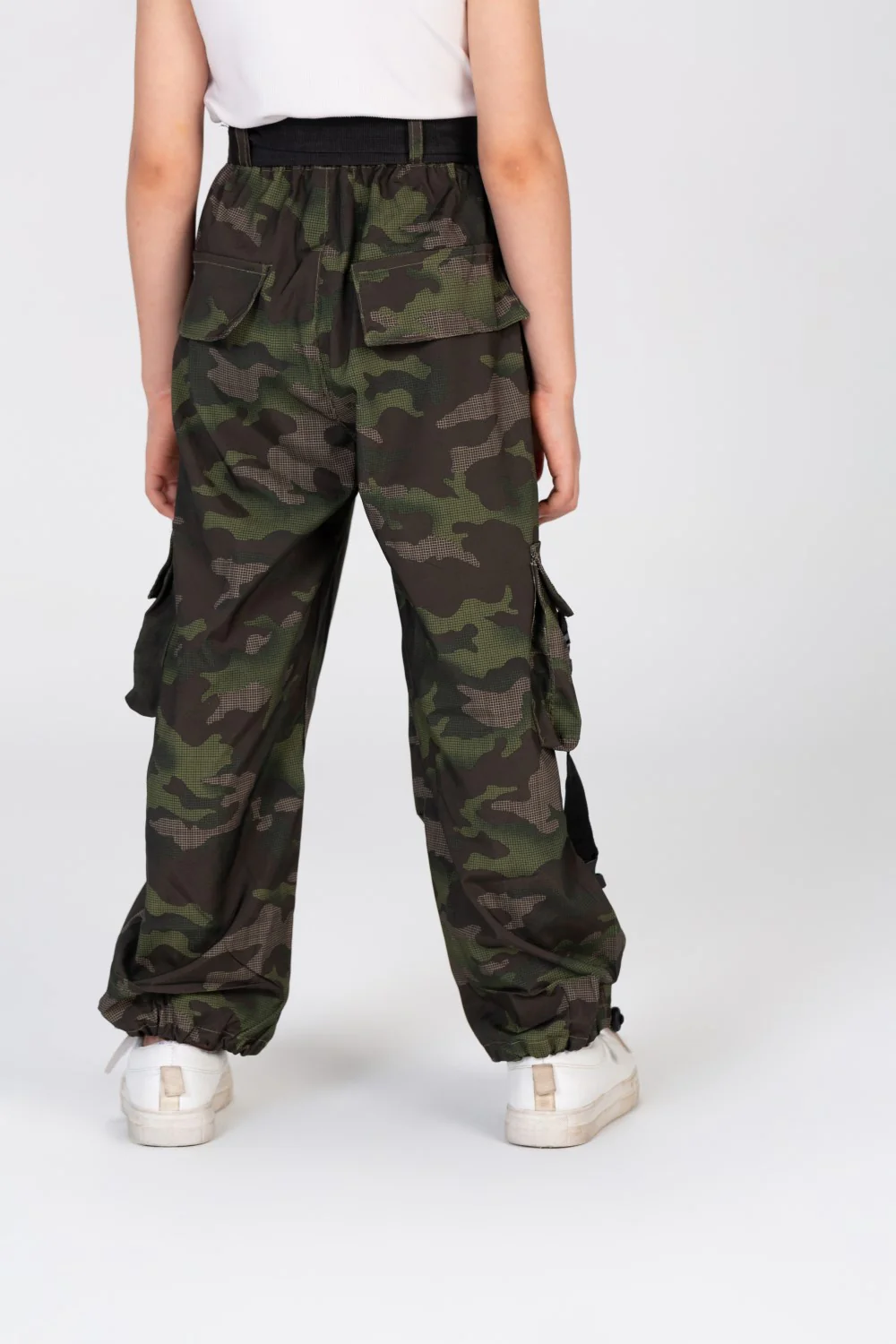 Girls Wide Leg Waterproof Trousers With A Belt At The Waist And Pockets In A Modern Fit - Image 9