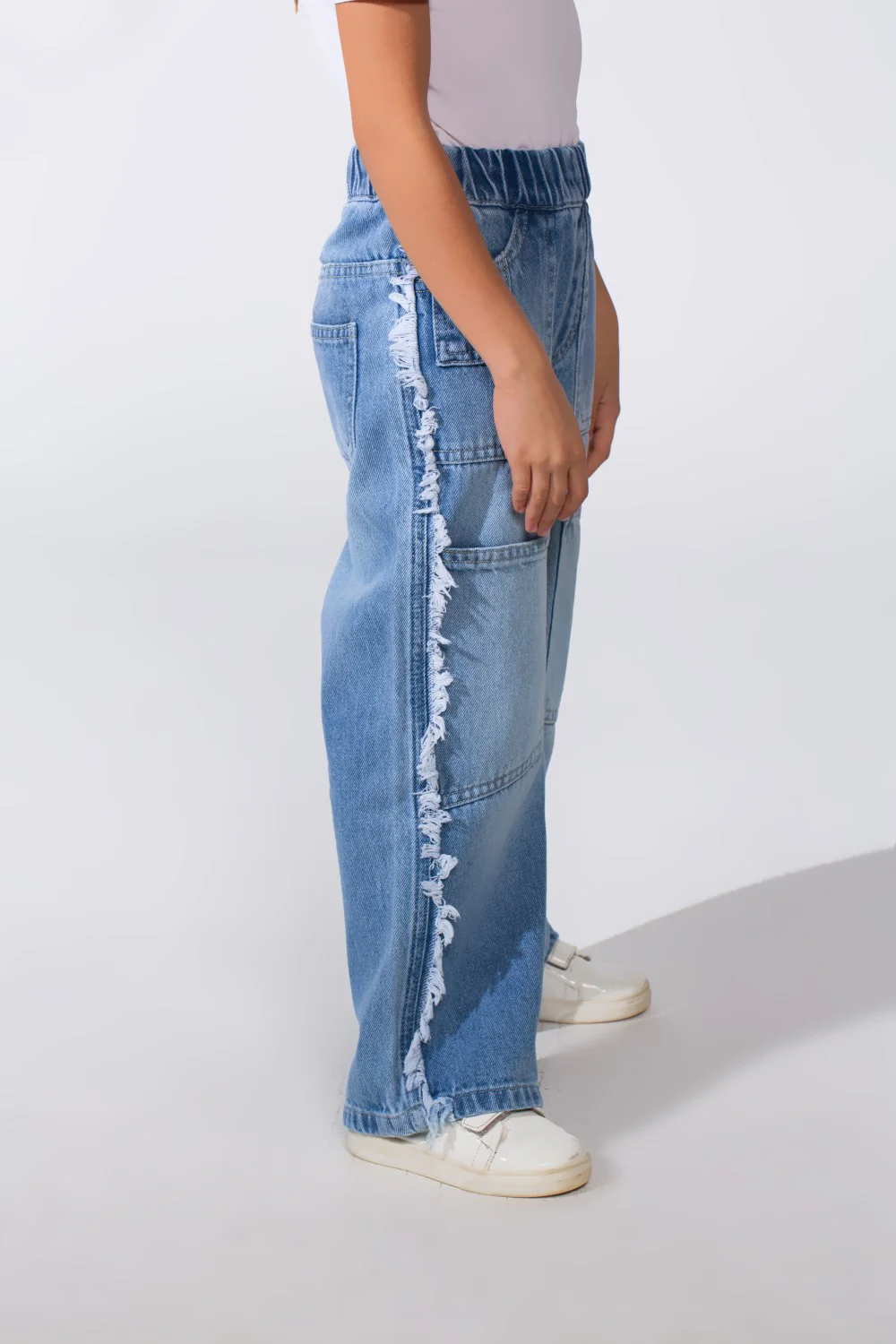 Girl's Wide-Leg With Comfy Elastic Waistband Detailed With Pockets Unique Frayed-Edge On Sides Casual Denim Jeans - Image 4