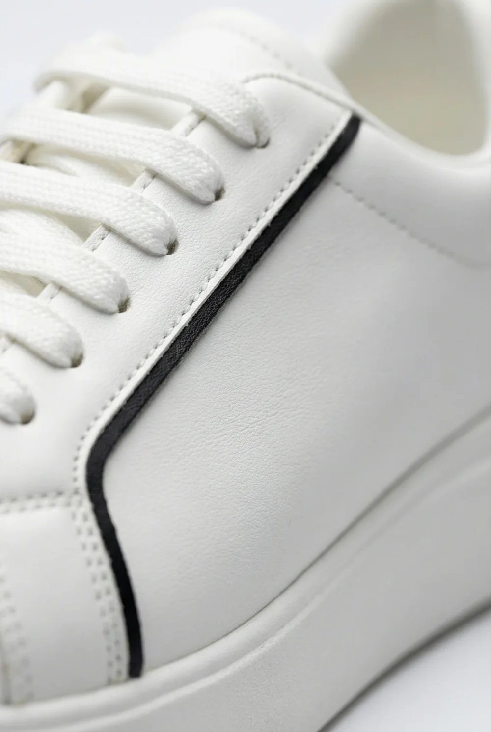 Men’s Clean Textured Minimalist Trainer Low-Top Sneakers Slim Inlaid Trim Along Side Panels Classic Shoes - Image 4