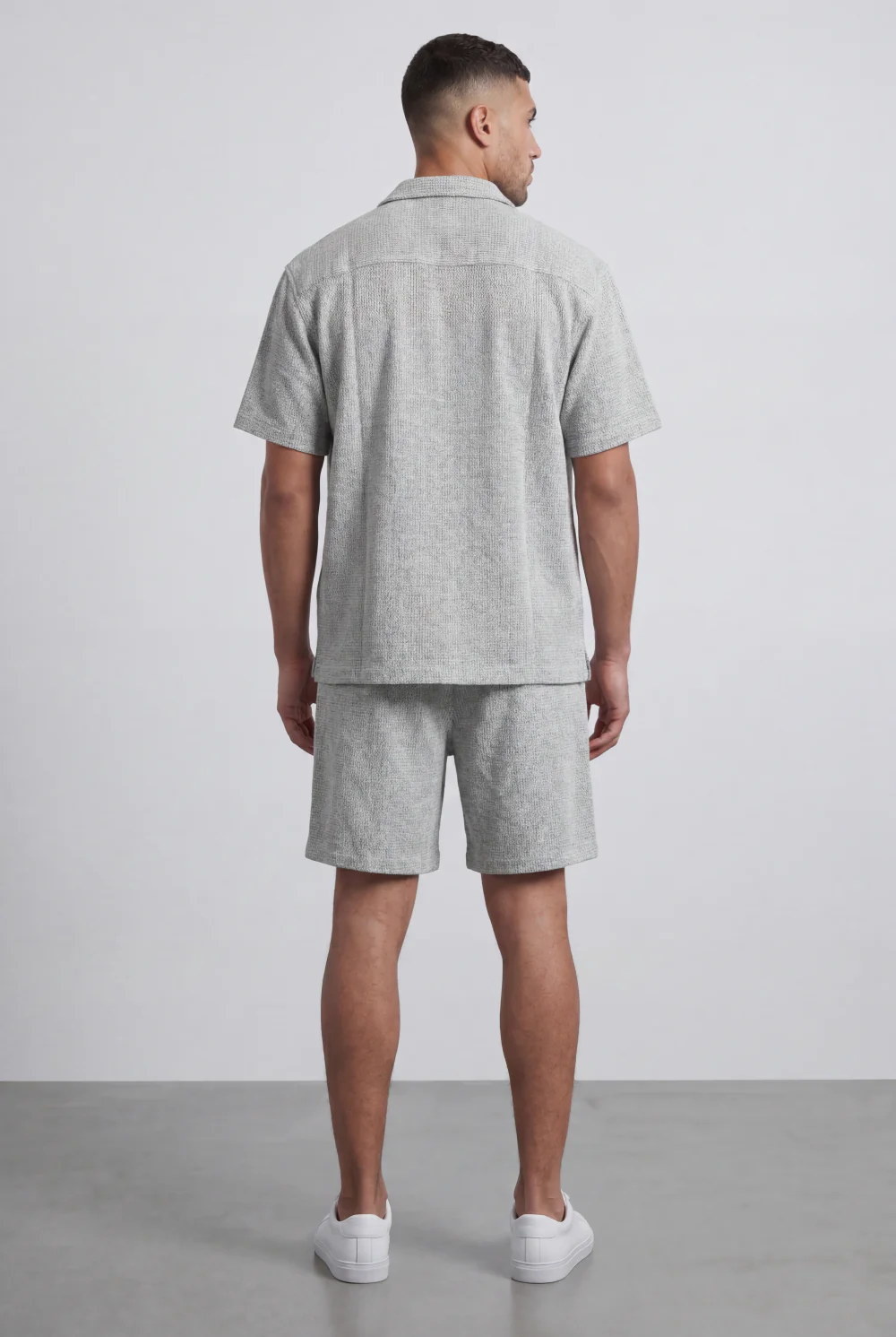 Men’s Tomato Store Airy Knit Resort Co-Ord Open Collar Textured Surface Button Front Regular Fit Outfit - Image 2
