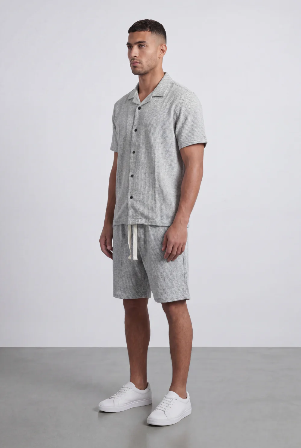 Men’s Tomato Store Airy Knit Resort Co-Ord Open Collar Textured Surface Button Front Regular Fit Outfit - Image 4