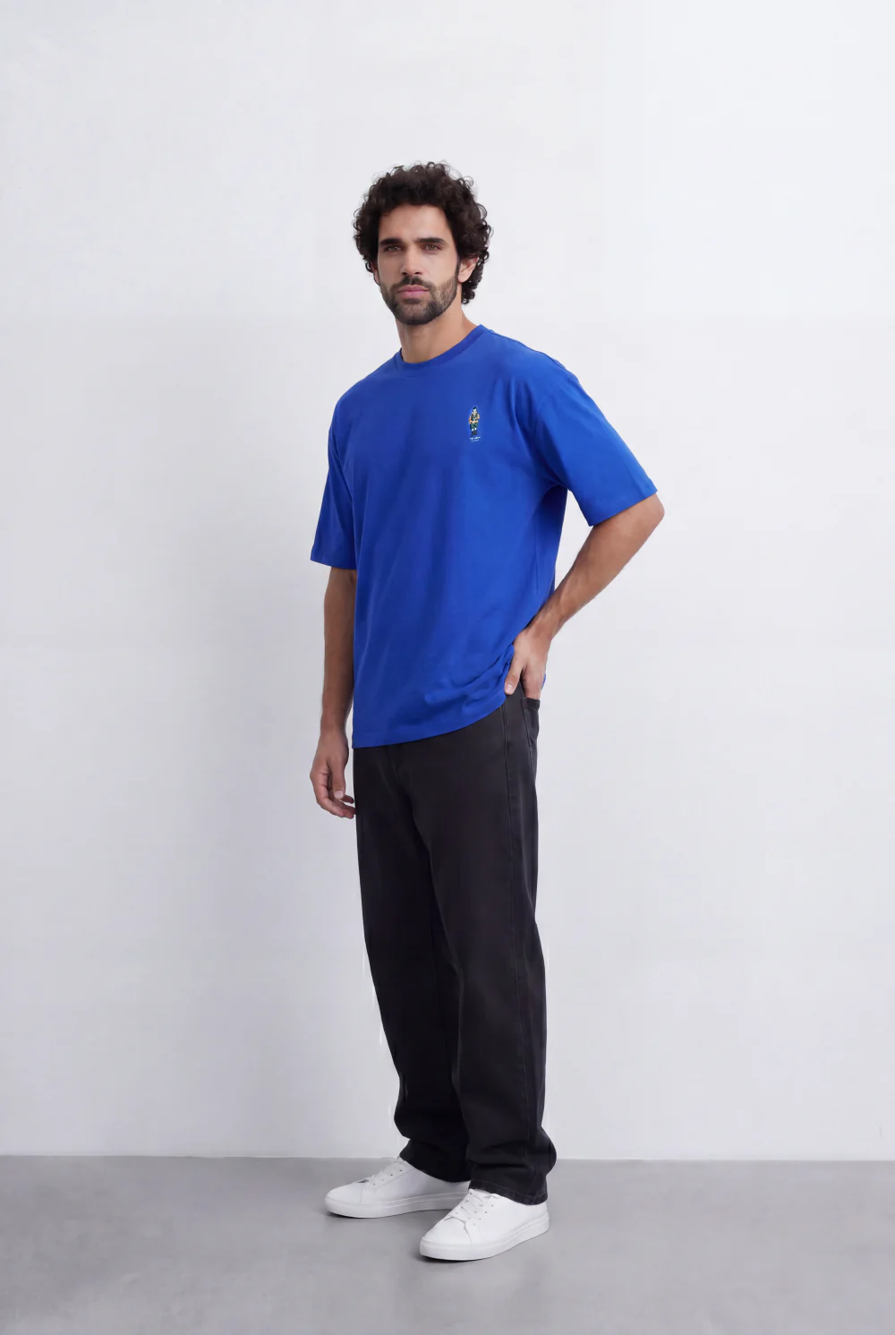Men’s Tomato Store Back Graphic T-Shirt Minimal Vertical Artwork Placement Clean Oversized Streetwear Fit - Image 3