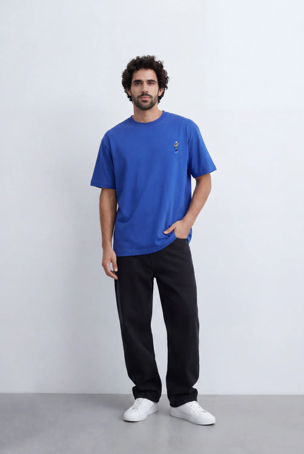 Men’s Tomato Store Back Graphic T-Shirt Minimal Vertical Artwork Placement Clean Oversized Streetwear Fit - Image 4