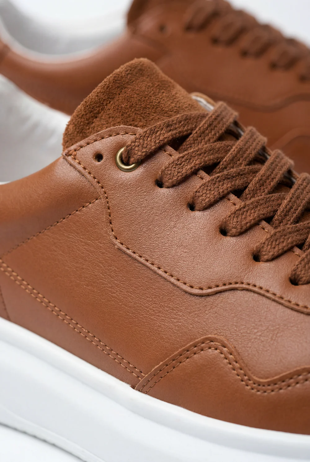 Men’s Tomato Store Casual Leather Sneaker Smooth Upper Clean Panel Shoes - Image 4