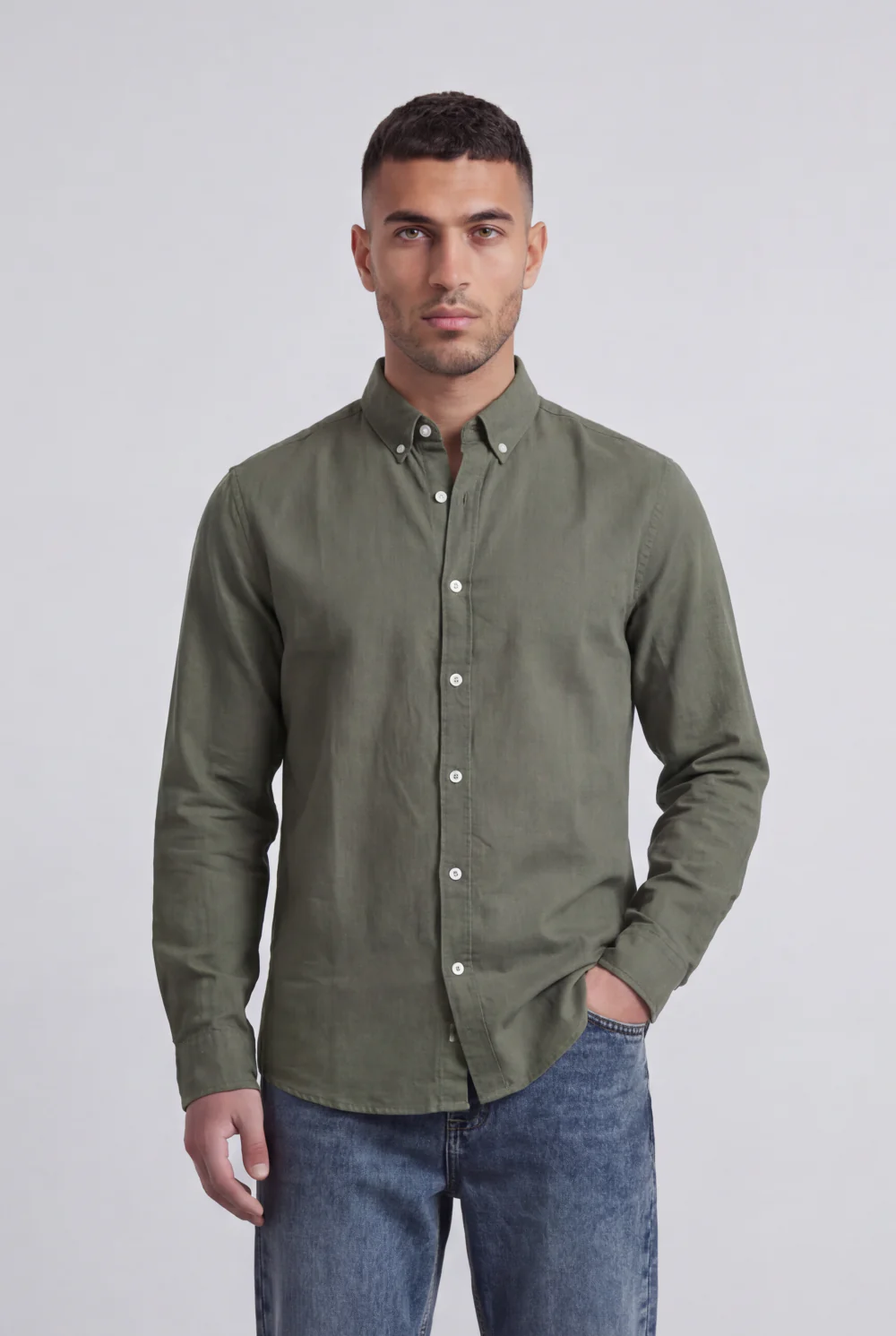 Men’s Tomato Store Clean Surface Oxford Shirt With Button Front Plain Weave Texture Smooth Compact Finish - Image 13