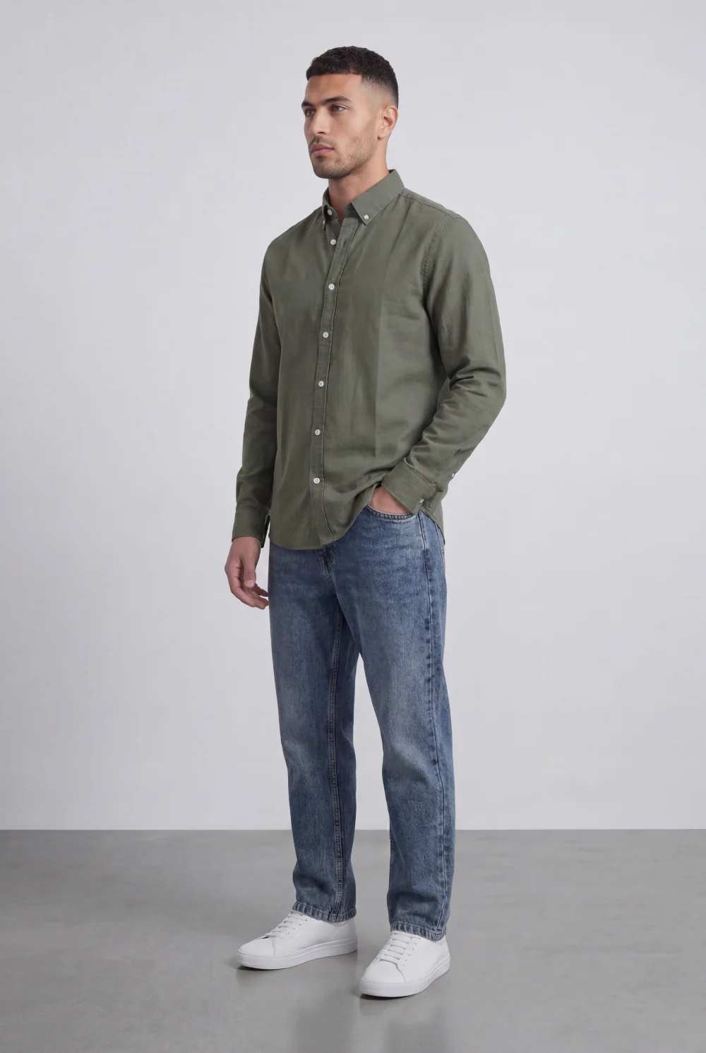 Men’s Tomato Store Clean Surface Oxford Shirt With Button Front Plain Weave Texture Smooth Compact Finish - Image 16
