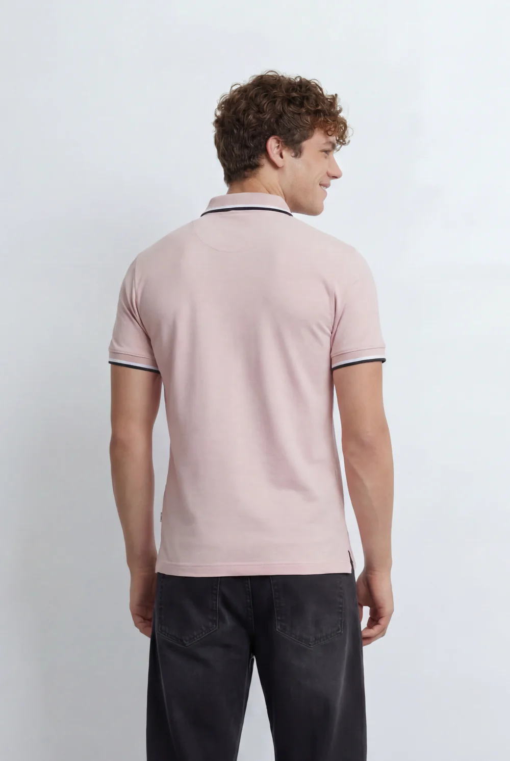 Men’s Tomato Store Delivers Contrast Tipping Details Collar And Sleeves T-Shirt - Image 2