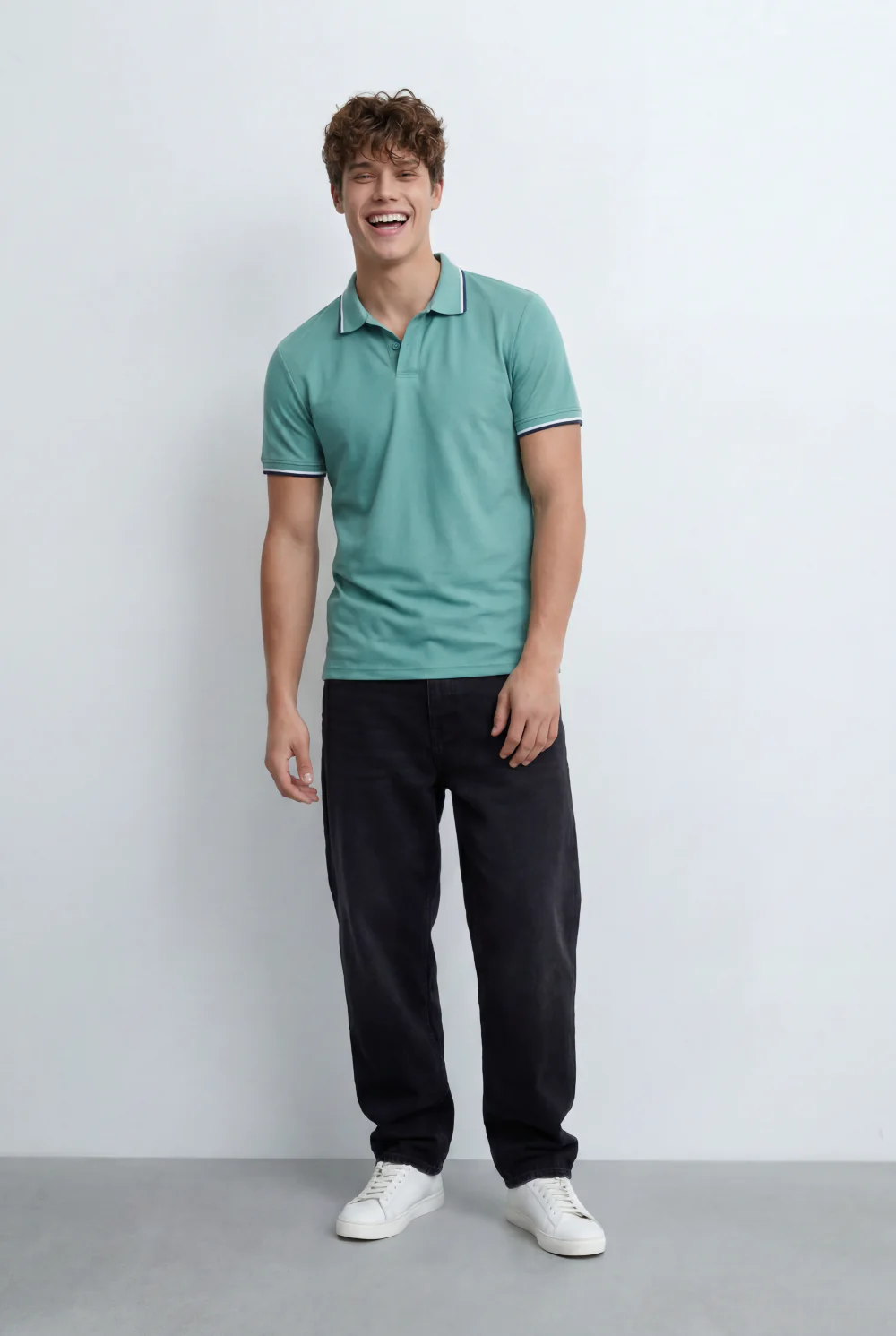 Men’s Tomato Store Delivers Contrast Tipping Details Collar And Sleeves T-Shirt - Image 7