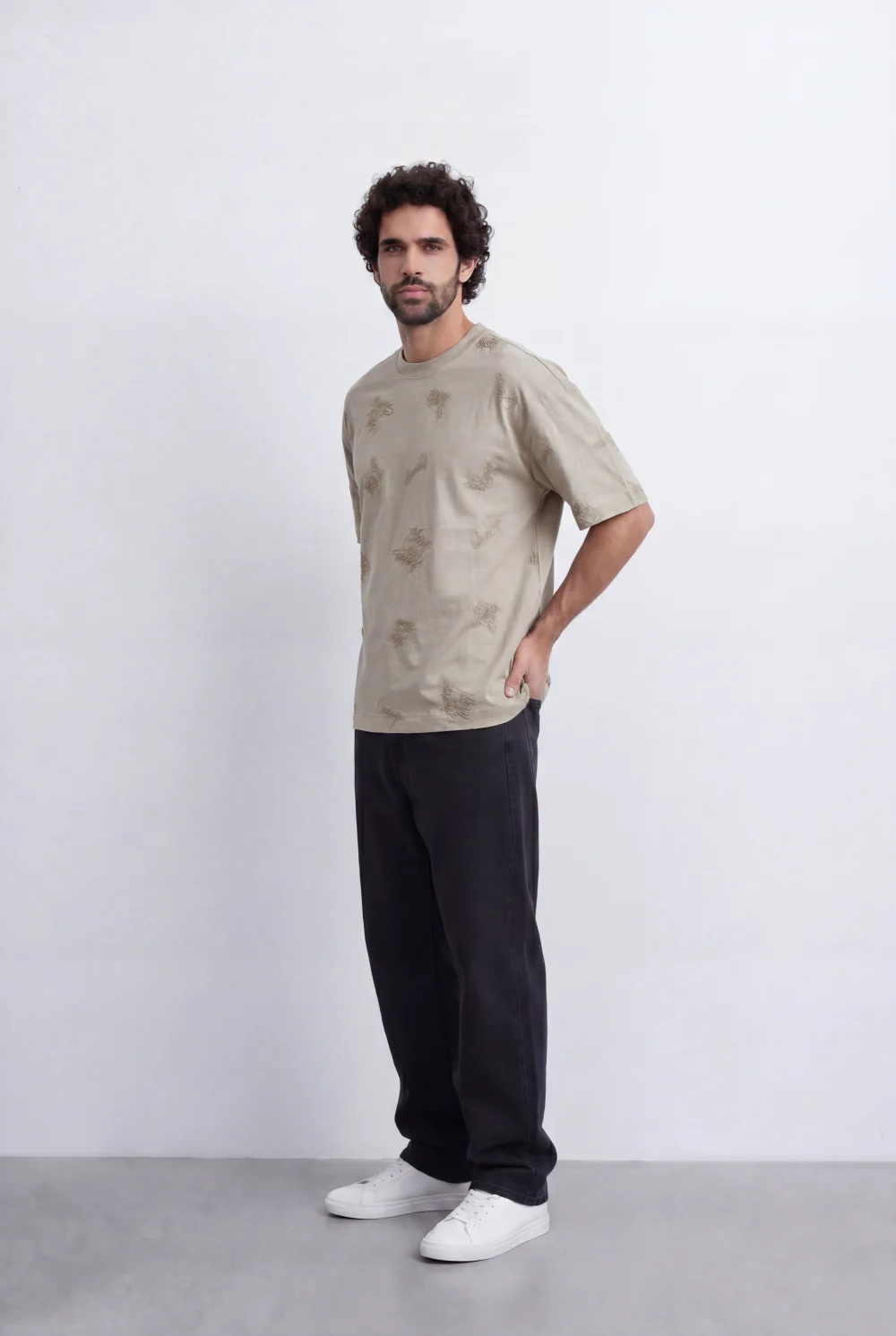 Men’s Tomato Store Embroidered Sketch T-Shirt Tonal Hand Drawn Artwork Detail Relaxed Fit - Image 4