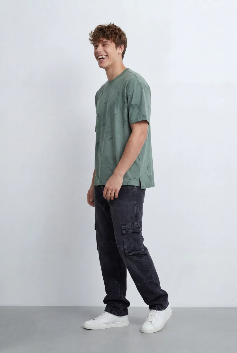 Men’s Tomato Store Graphic T-Shirt Cloud Wash Finish Abstract Line Print Details Relaxed Fit - Image 11