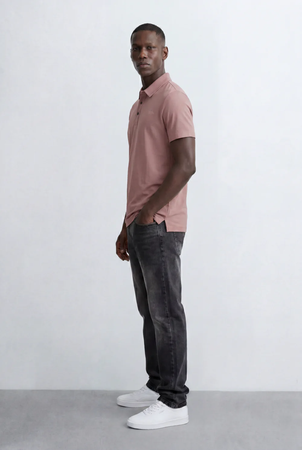 Men’s Tomato Store Refined Polo Shirt Embroidered Chest Detail Classic Collar Structure Button Placket T-Shirt - Image 12