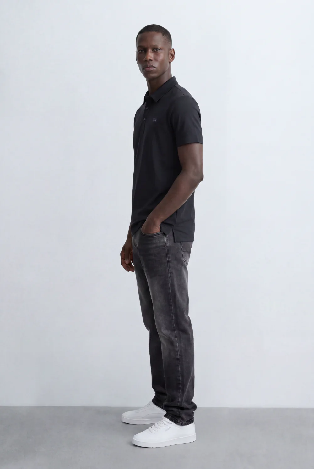Men’s Tomato Store Refined Polo Shirt Embroidered Chest Detail Classic Collar Structure Button Placket T-Shirt - Image 4