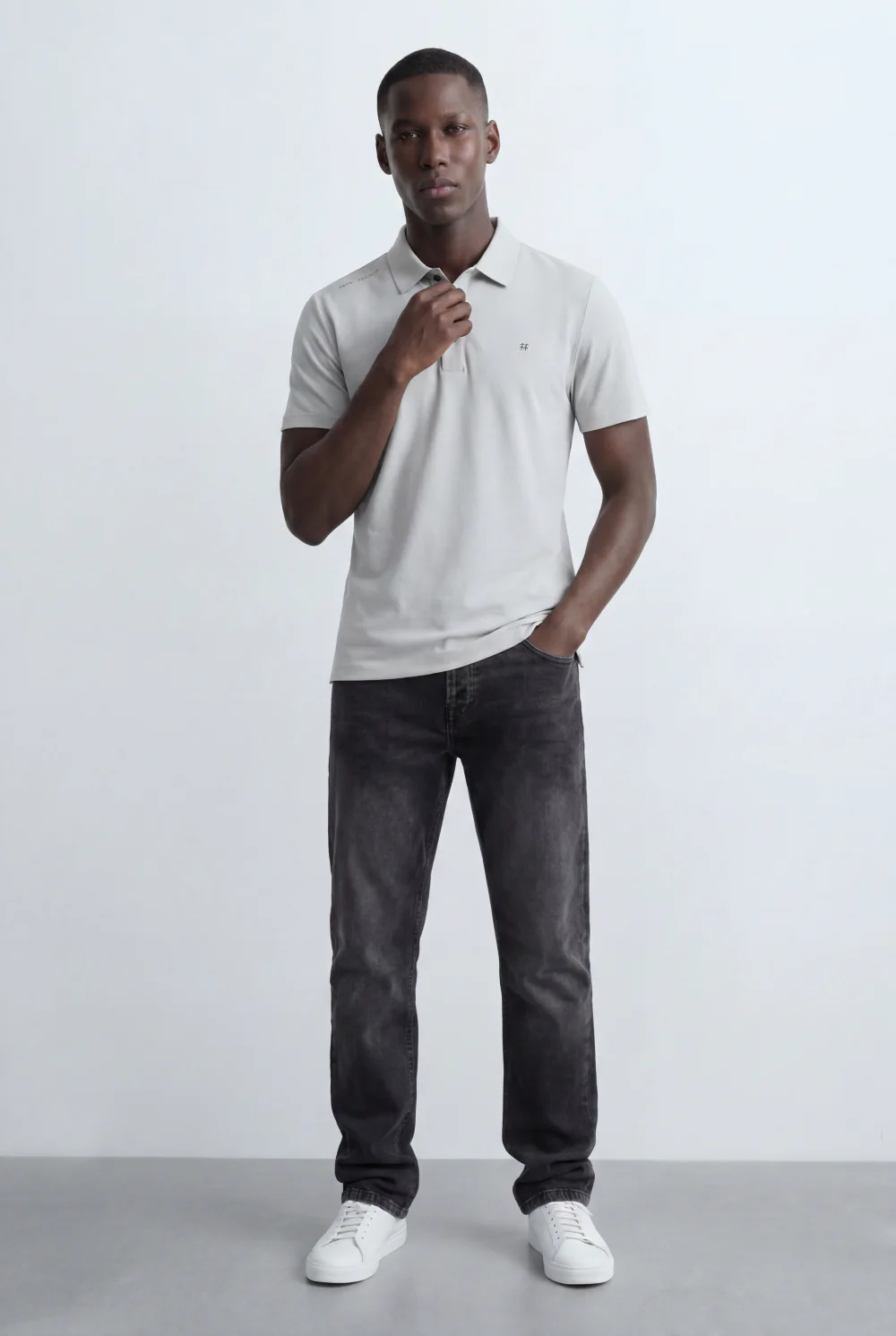 Men’s Tomato Store Refined Polo Shirt Embroidered Chest Detail Classic Collar Structure Button Placket T-Shirt - Image 7