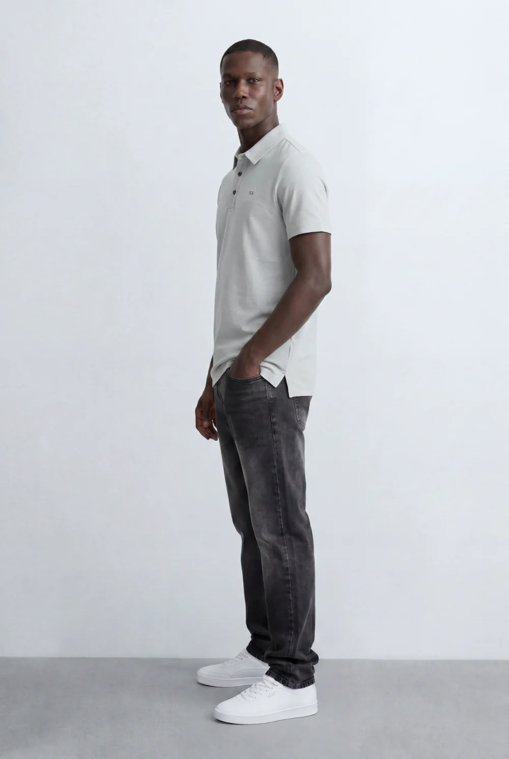 Men’s Tomato Store Refined Polo Shirt Embroidered Chest Detail Classic Collar Structure Button Placket T-Shirt - Image 8