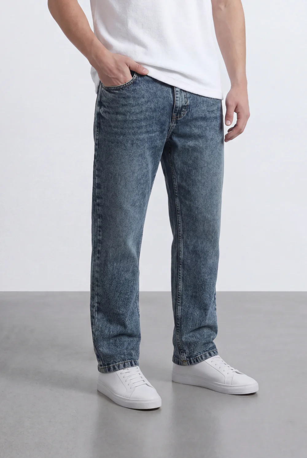Men’s Tomato Store Relaxed Boyfriend Denim Mid Rise Waist Classic Five Pocket Pants - Image 4