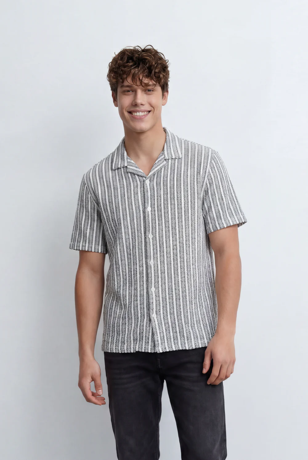 Men’s Tomato Store Resort Shirt With Textured Vertical Stripes Short Sleves Regular Fit