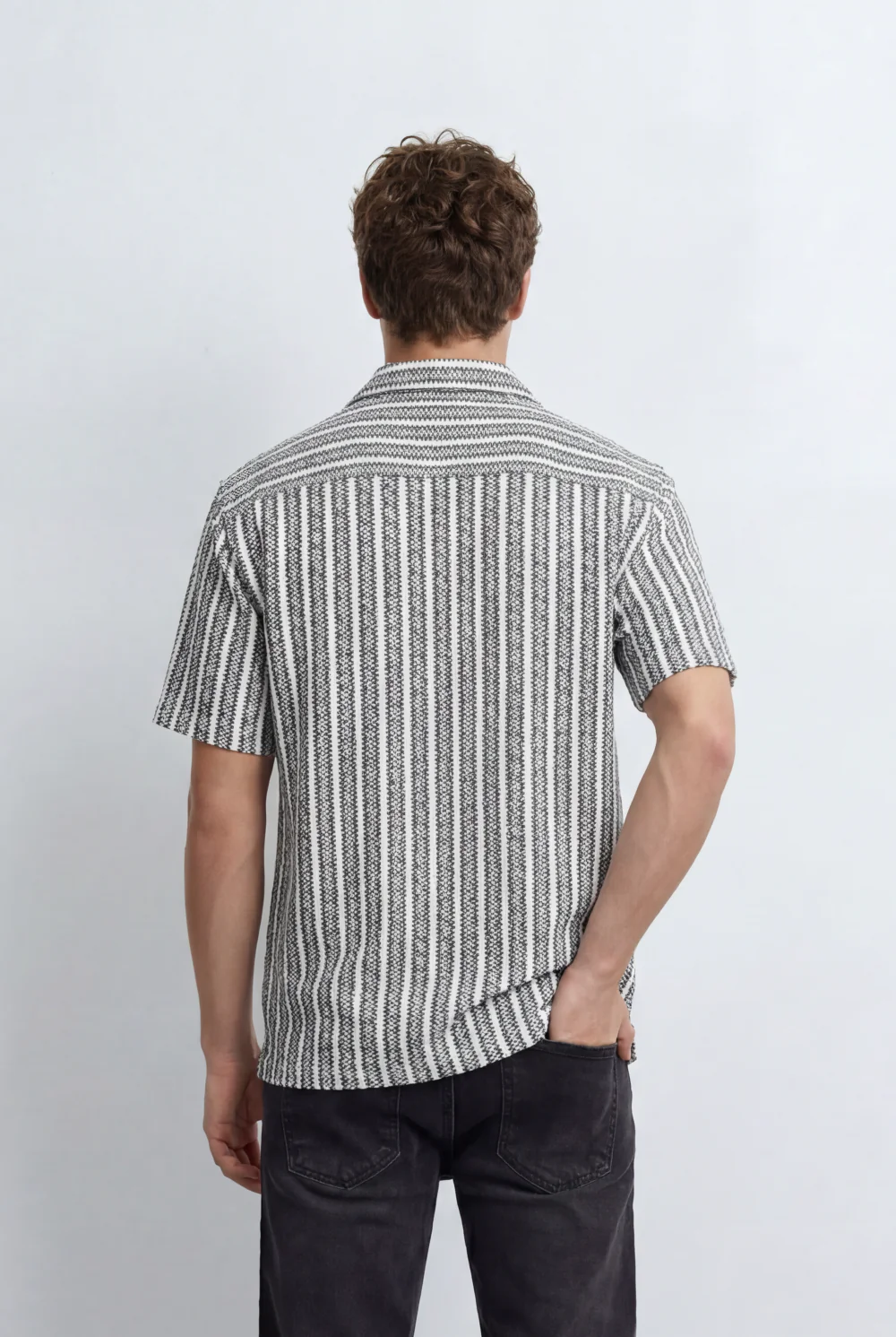 Men’s Tomato Store Resort Shirt With Textured Vertical Stripes Short Sleves Regular Fit - Image 2