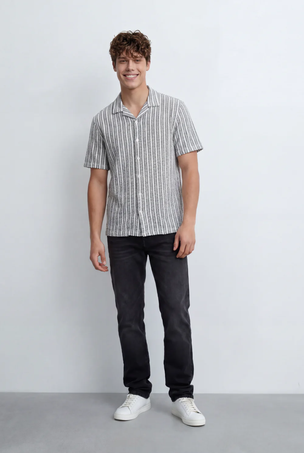 Men’s Tomato Store Resort Shirt With Textured Vertical Stripes Short Sleves Regular Fit - Image 3