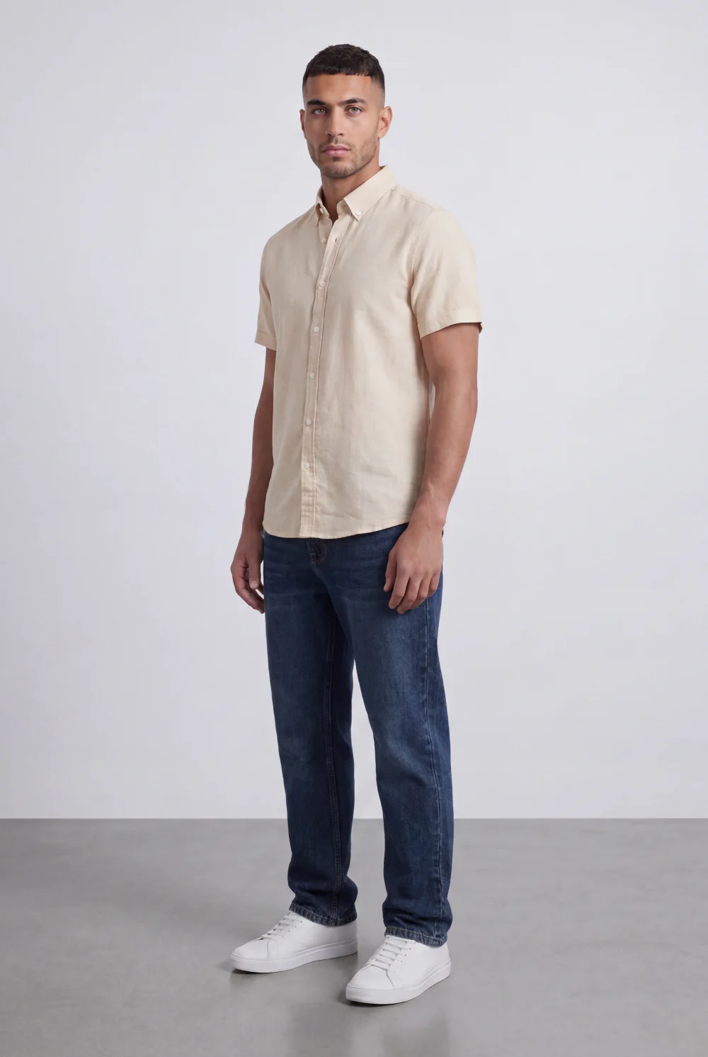 Men’s Tomato Store Shirt With Button Down Collar Short Sleeves Front Placket Texture Curved Hem Regular Fit - Image 4