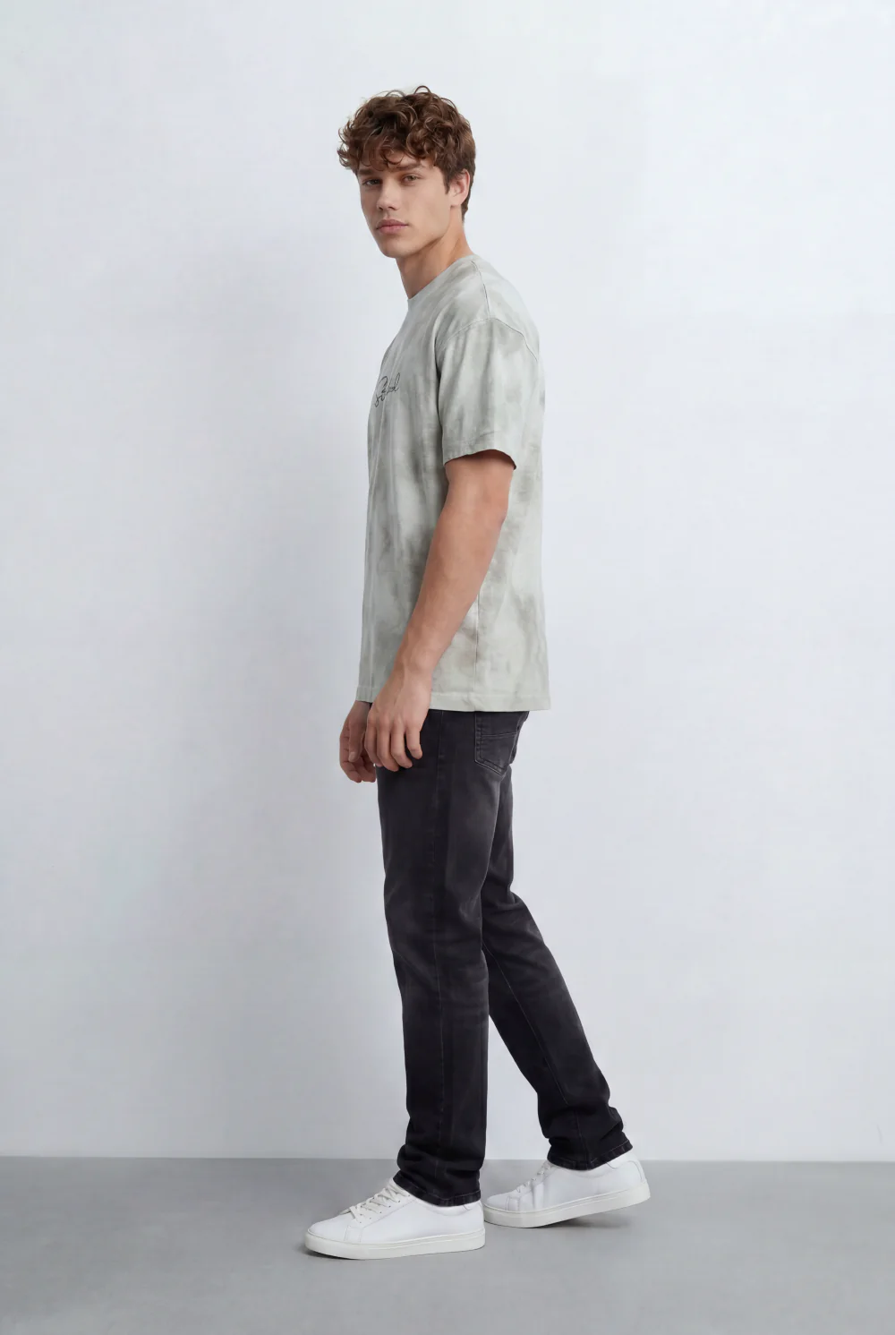 Men’s Tomato Store Soft Cloud Wash With Subtle Tie Dye T-Shirt With Minimal Chest Print - Image 4