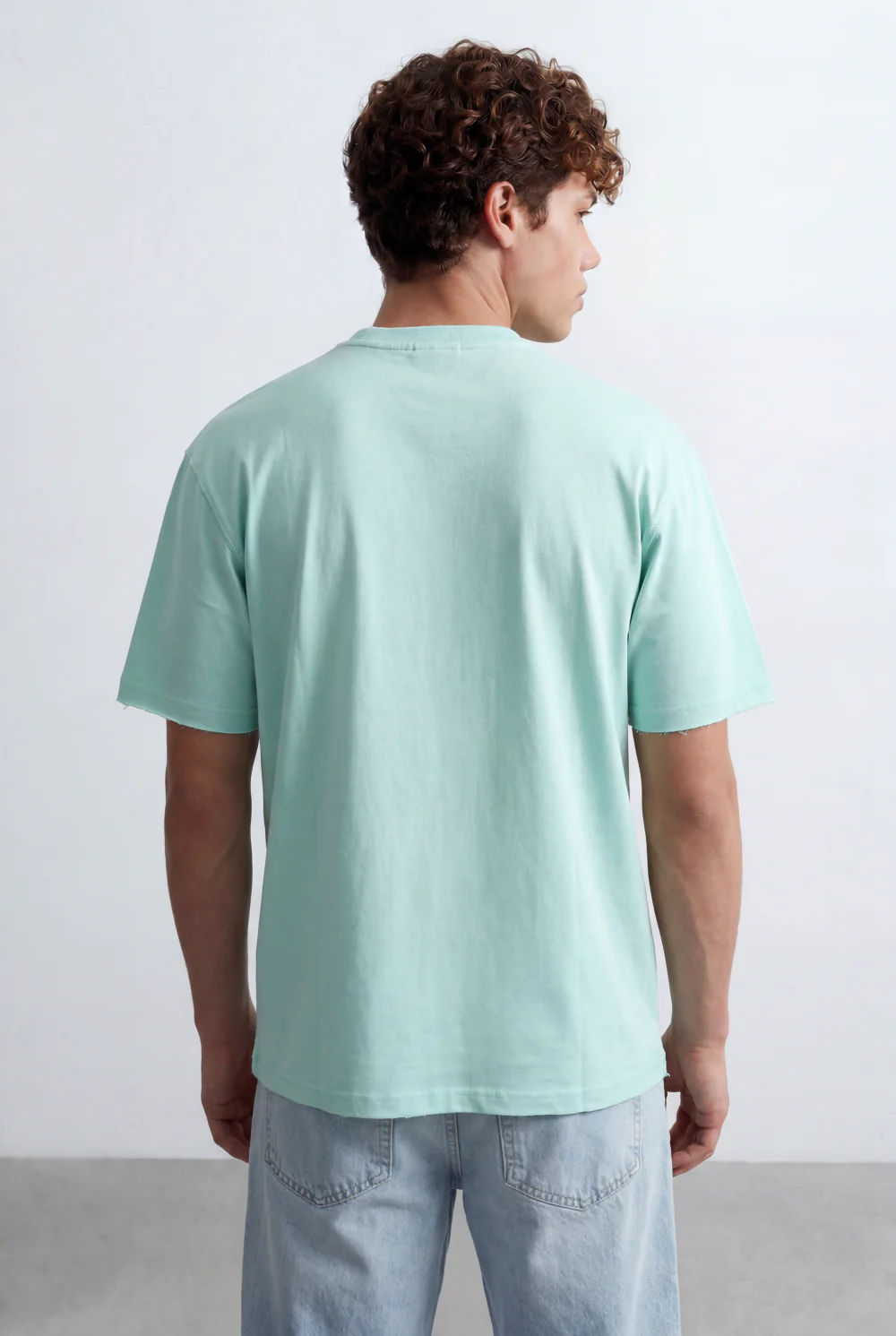 Men’s Tomato Store T-Shirt Small Chest Logo Clean Front Look Oversize - Image 10